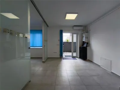 Spatiu Comercial Maurer  Loc De parcare Terasa - Targu Mures