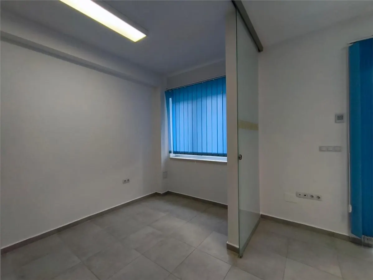 Spatiu Comercial Maurer 39 mp Loc Parcare Terasa - foto 3