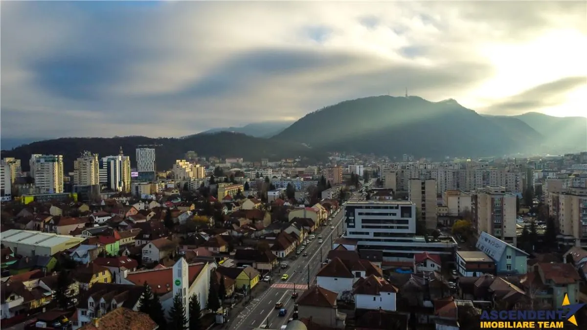 Apartament in vila, Central, cu potential birouri/ rezidential/ investitional/ - foto 18