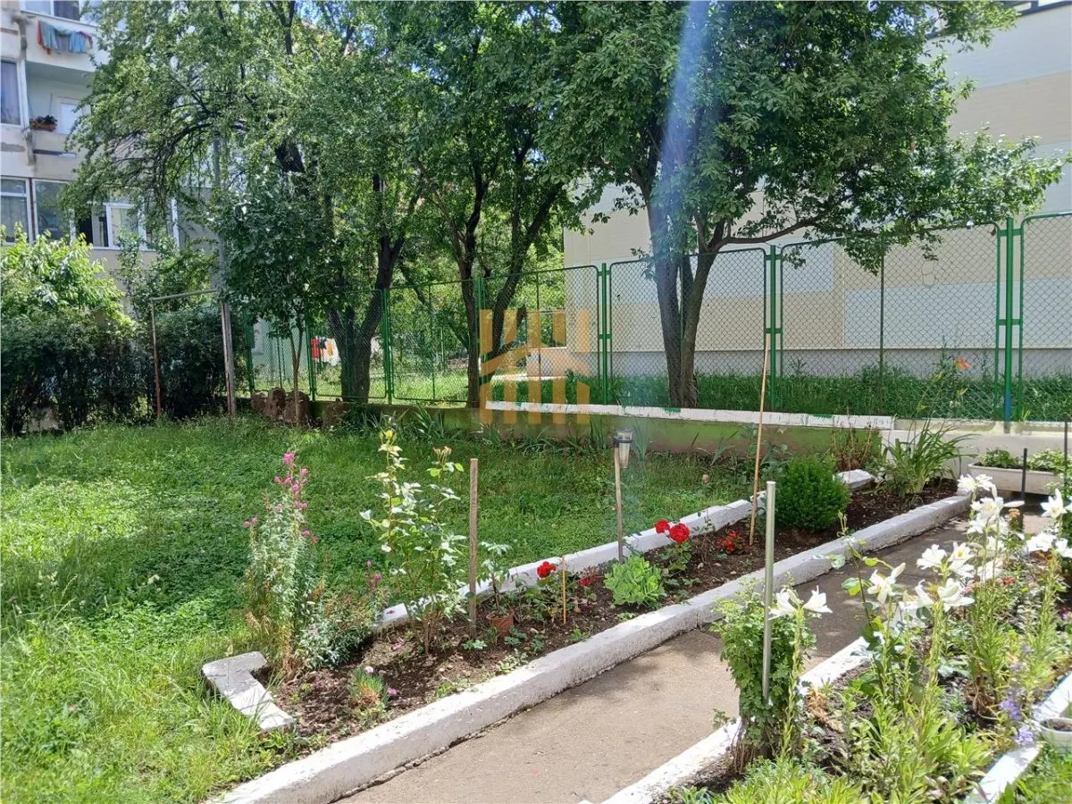 Apartament de inchiriat in Sibiu-3 camere ,parter, spatiu verde la bloc-Vasile Aron - foto 1