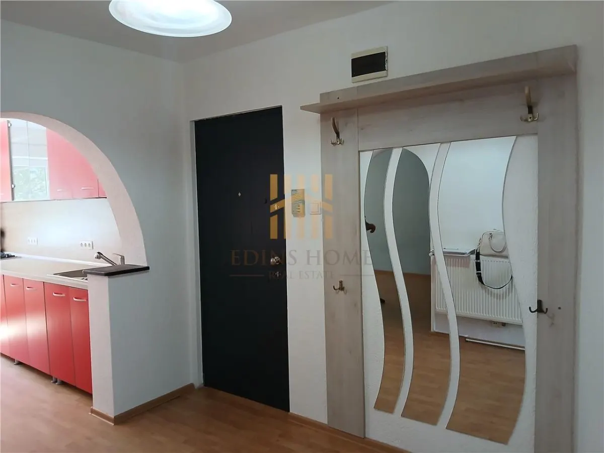 Apartament de inchiriat in Sibiu-3 camere ,parter, spatiu verde la bloc-Vasile Aron - foto 2