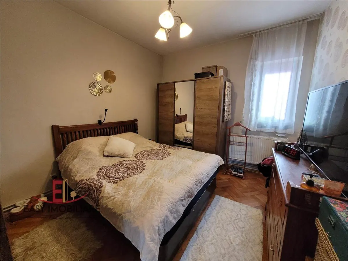 Apartament 4 camere , Piata Matei Corvin , 95mp , Semi-Central - foto 3