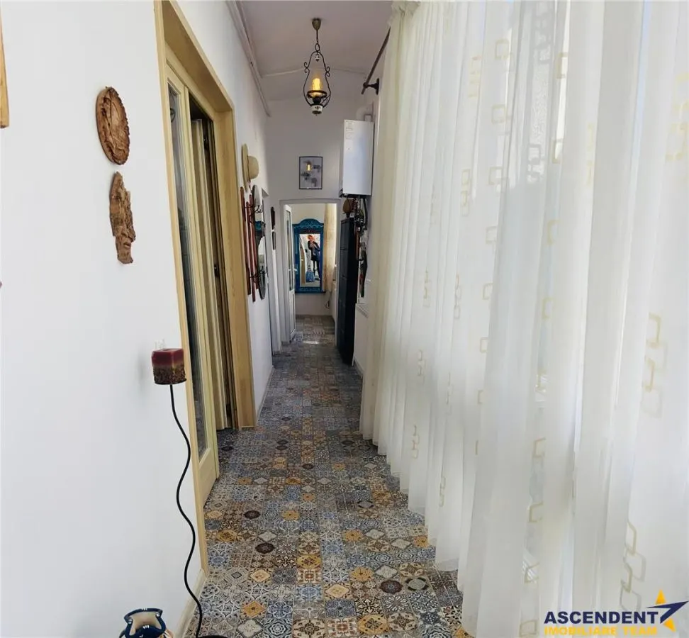 Corp de casa interbelica, mobilat si utilat, curte,  Centrul Istoric, Brasov - foto 5