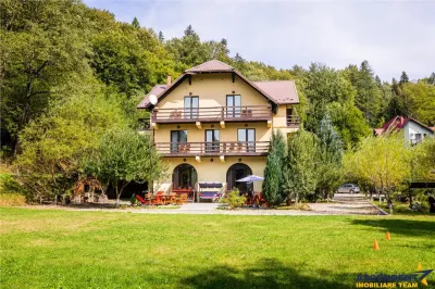 FILM! Pensiune turistica+Casa+transfer afacere+teren,Cheile Rasnoavei,Brasov - Brasov