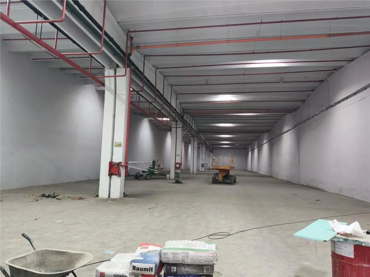 Spatiu Industrial 2000mp Birouri 210 mp Curte Privata Acces TIR Rampa - foto 2