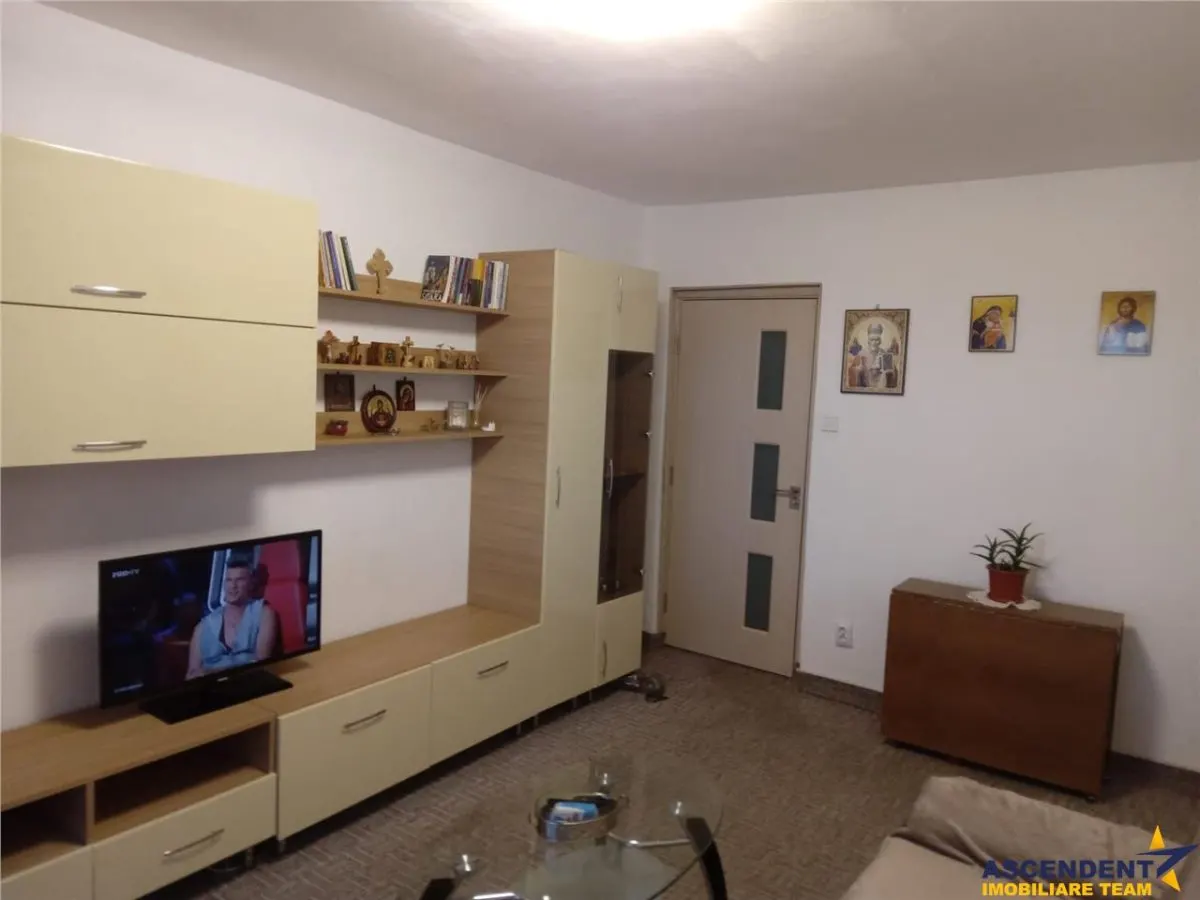Apartament 3 camere, mobilat, spatios, boxa, loc parcare, Grivitei, Brasov - foto 1