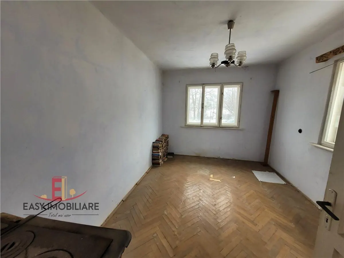 Proprietate cu teren mare 1079 mp, utilitati, ideal investitie â€“ Livezeni - foto 4