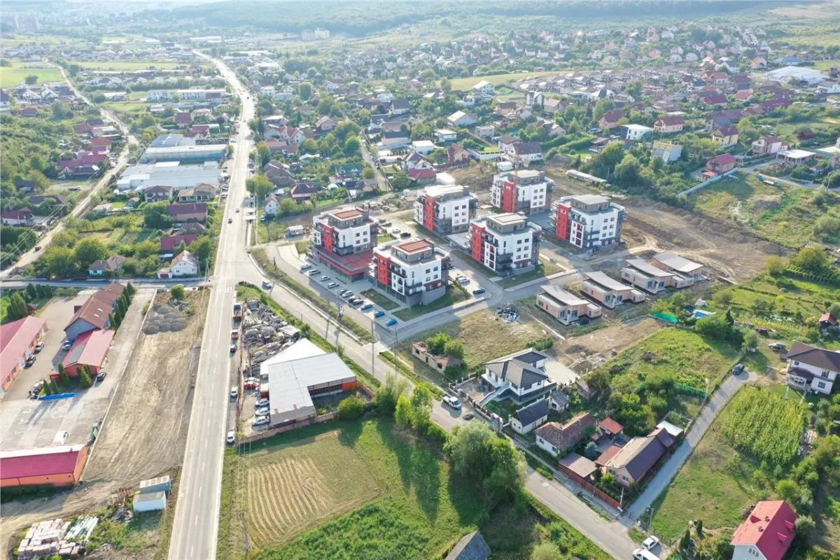 Proprietate cu teren mare 1079 mp, utilitati, ideal investitie â€“ Livezeni - foto 5