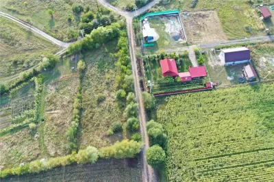 Teren Intravilan ,  Livezeni , 800mp  , Zona Linistita - Livezeni