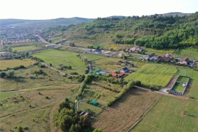 Teren Intravilan ,  Livezeni , 800mp  , Zona Linistita - foto 2