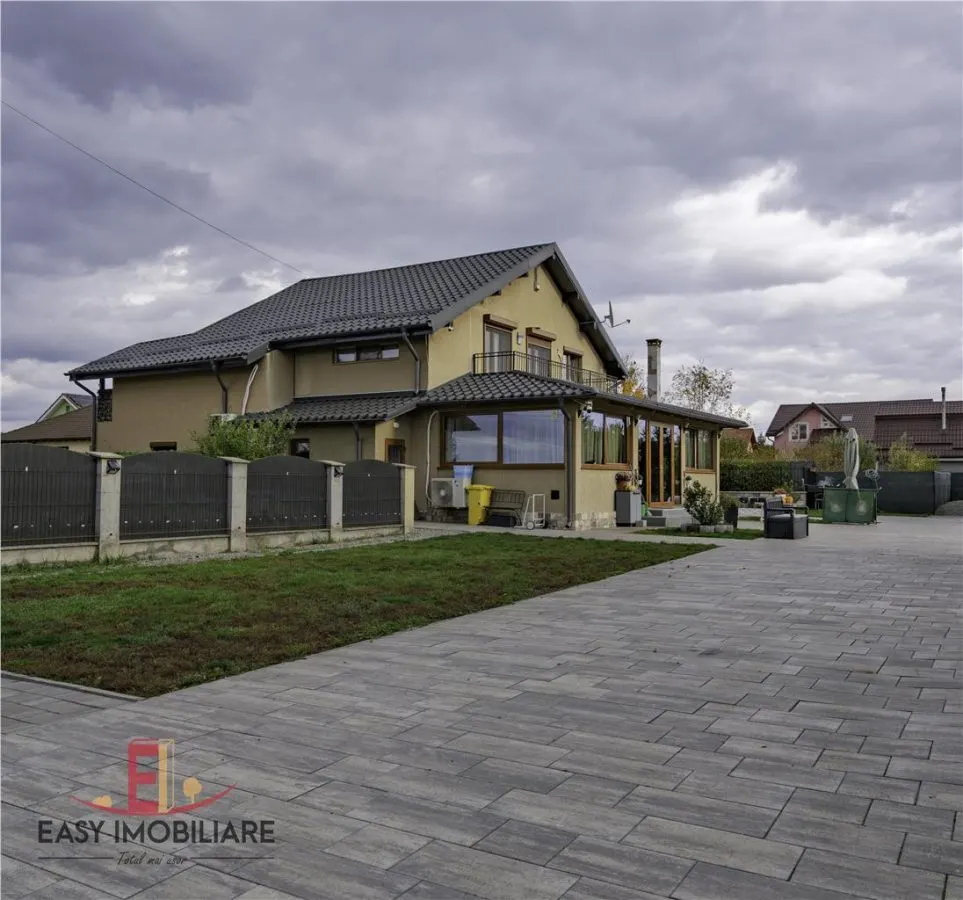 Casa moderna cu piscina, panouri solare, pompa caldura si teren de 1400 mp, Ernei, Mures - foto 1