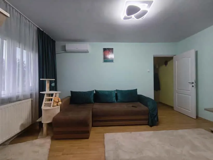 Apartament La Cheie Renovat/Ultilat/Mobilat Zona Linistita Dambu Pietros - foto 1