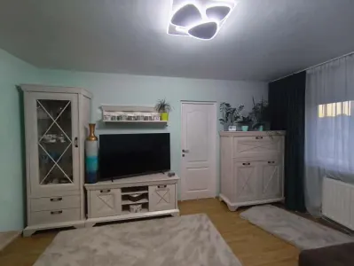 Apartament La Cheie Renovat/Ultilat/Mobilat Zona Linistita Dambu Pietros - foto 5