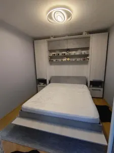 Apartament La Cheie Renovat/Ultilat/Mobilat Zona Linistita Dambu Pietros - foto 9