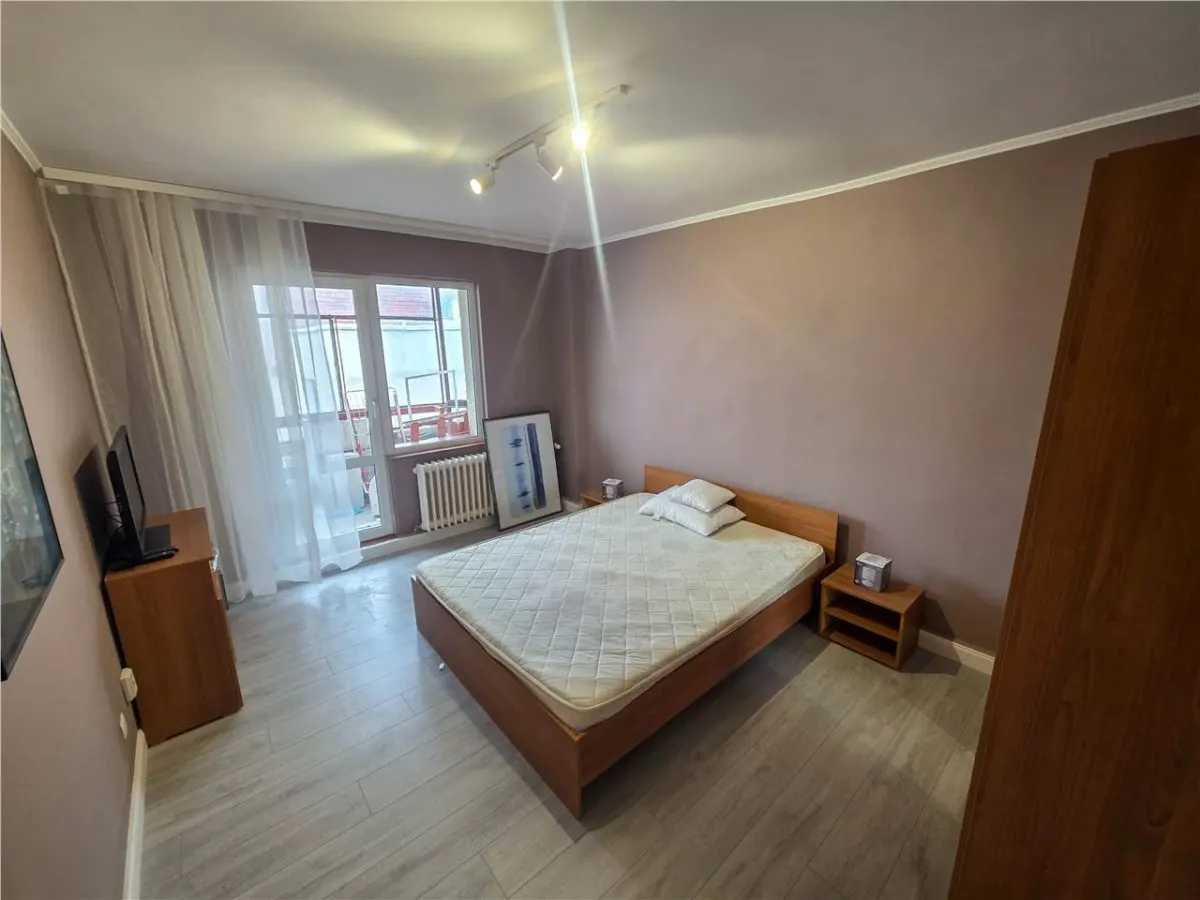 Apartament 3 camere, UMF, 2 bai, Ultracentral, renovat complet,Targu Mures - foto 12
