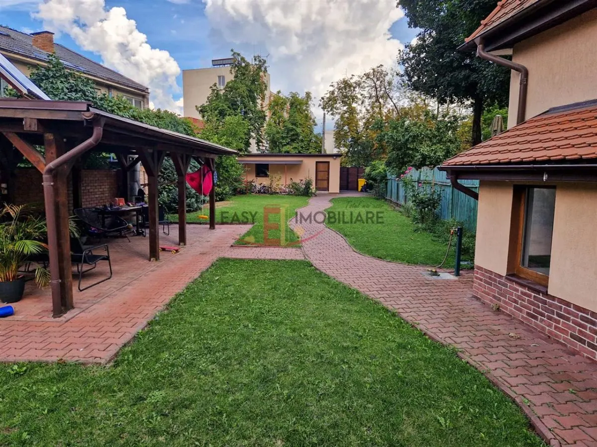 Vila 5 camere, ultracentral, 278 mp,  teren 724mp, Targu Mures - foto 2