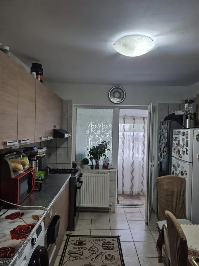 Apartament 3 camere zona Berceni - foto 1