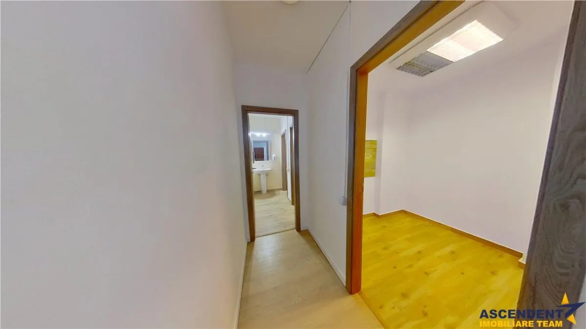 Spatiu birouri, renovat, Centrul Civic, Brasov. - foto 13