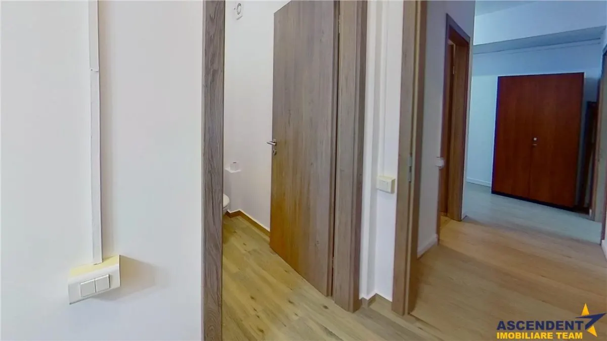 Spatiu birouri, renovat, Centrul Civic, Brasov. - foto 15
