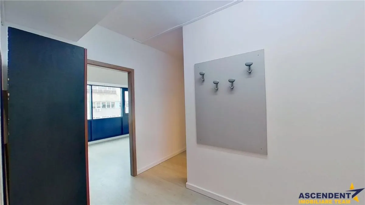 Spatiu birouri, renovat, Centrul Civic, Brasov. - foto 17