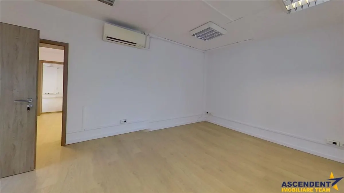 Spatiu birouri, renovat, Centrul Civic, Brasov. - foto 19