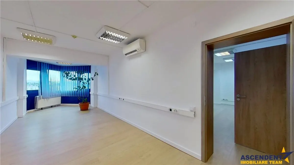 Spatiu birouri, renovat, Centrul Civic, Brasov. - foto 6