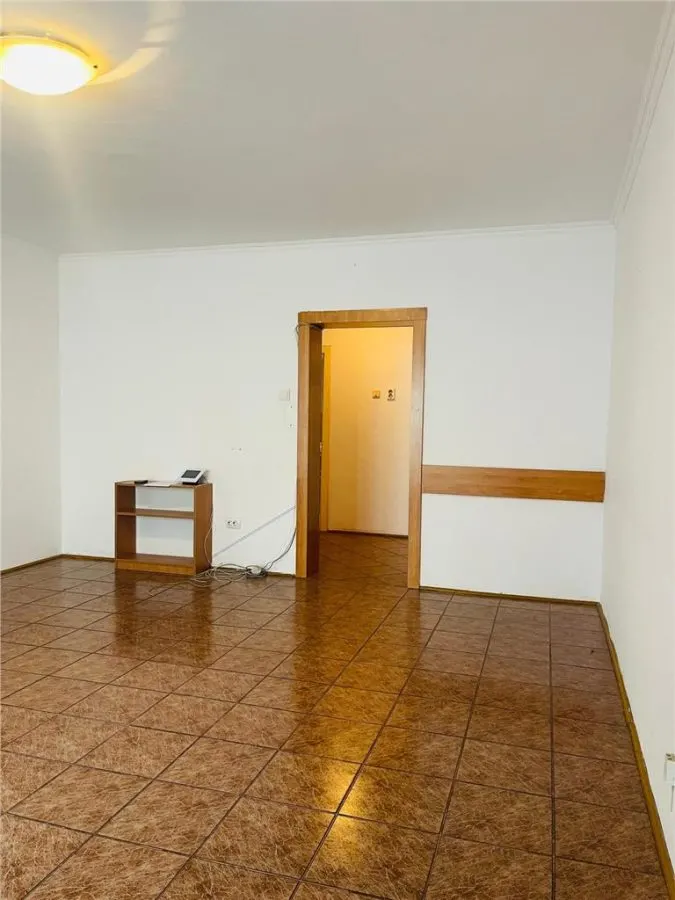 INCHIRERE APARTAMENT 3 CAMERE ZONA MALL VITAN  OCTAVIAN GOGA  SECTOR 3 - foto 3