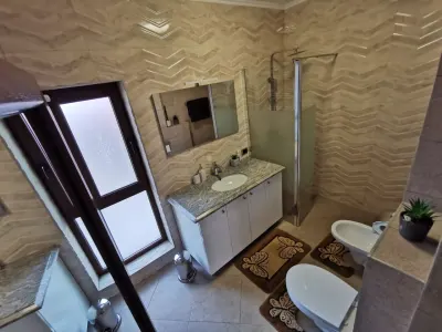 Casa individuala, cu 2 apartamente mobilate si utilate modern, Brasov - foto 2