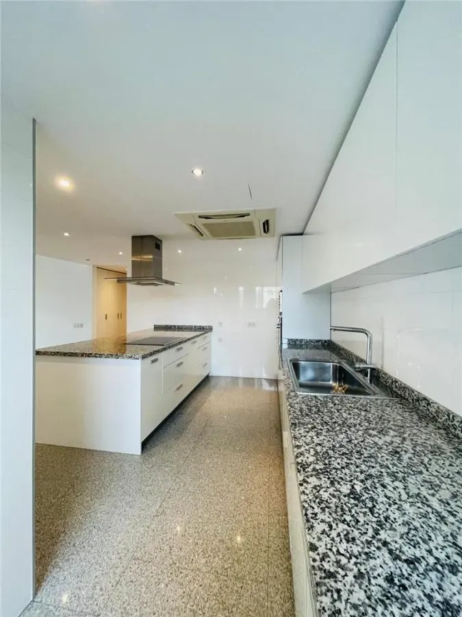 VANZARE APARTAMENT 4 CAMERE DOUA LOCURI PARCARE ZONA KISELEFF SECTOR 1 - foto 5