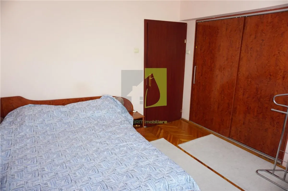 Apartament cu 2 camere si centrala termica langa Teatru - foto 5