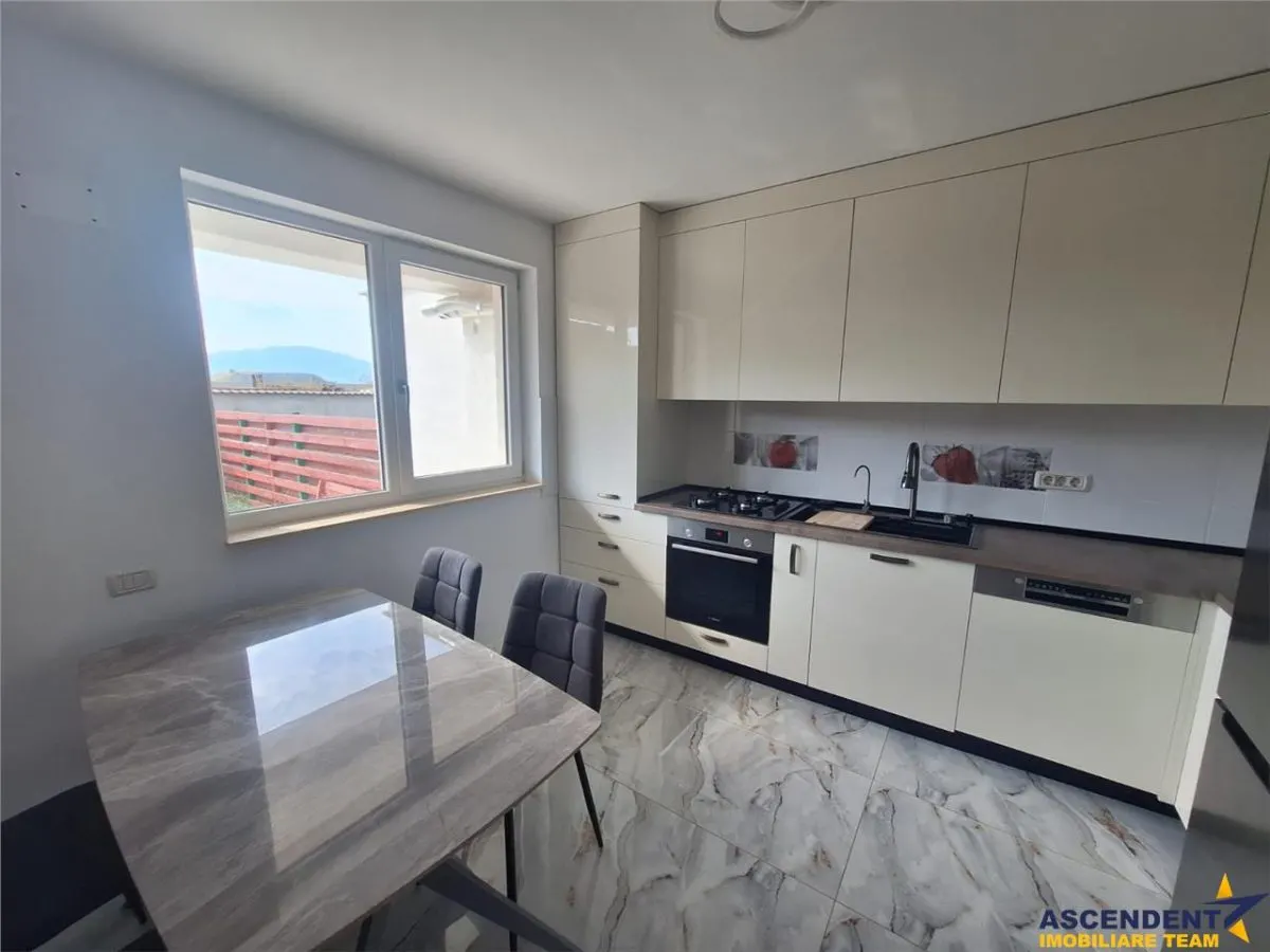 Duplex de inchiriat,cu terasa si loc parcare, Sanpetru, Brasov - foto 3