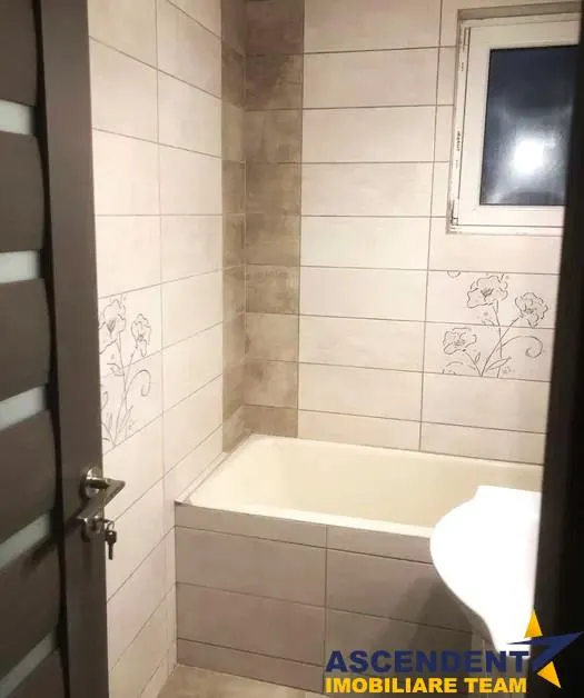 Apartament cu 2 camere,zona Cornisa - foto 4
