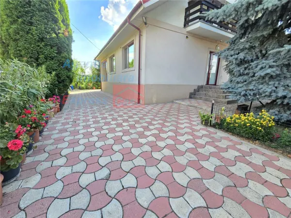Casă 5 camere Miroslava - poza 30