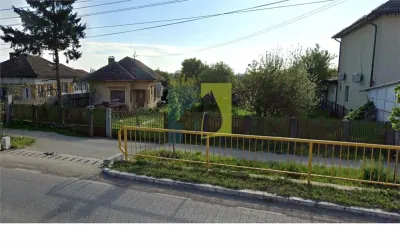 Teren stradal cu casa veche in Podari - toate utilitatile - foto 2