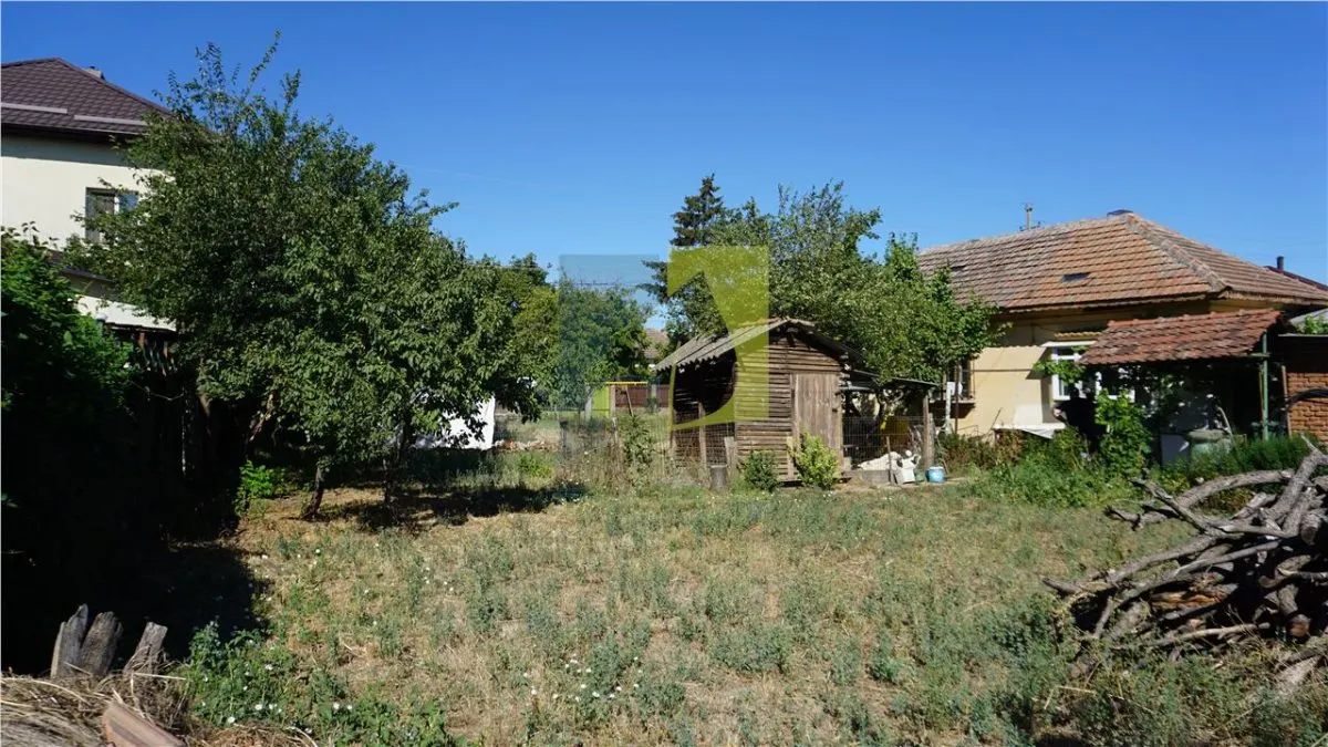 Teren stradal cu casa veche in Podari - toate utilitatile - foto 8