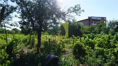 Teren stradal cu casa veche in Podari - toate utilitatile - foto 9