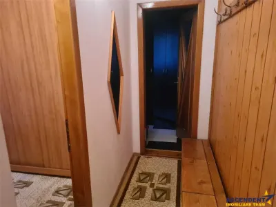 Apartament cu 3 camere, decomandat, mobilat și utilat, Astra, Brasov - foto 4