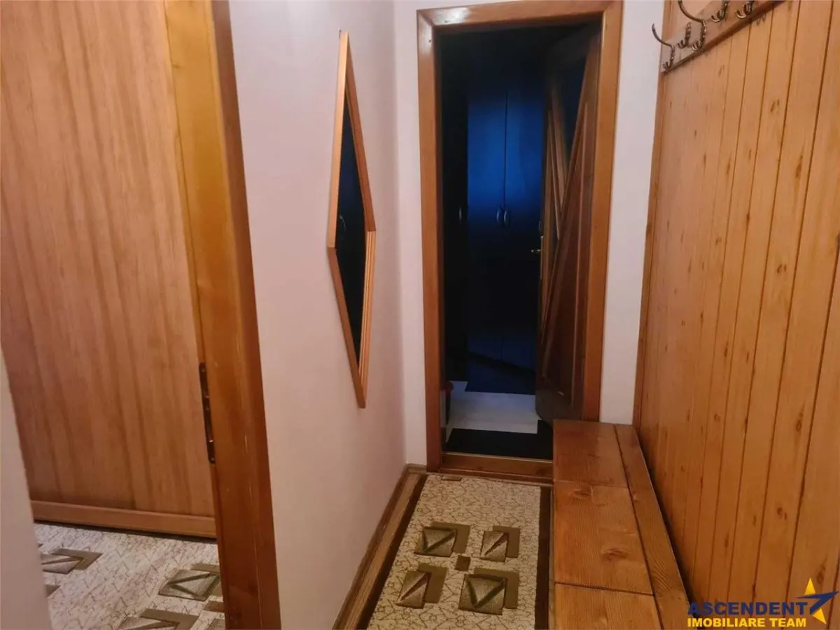 Apartament cu 3 camere, decomandat, mobilat și utilat, Astra, Brasov - foto 4