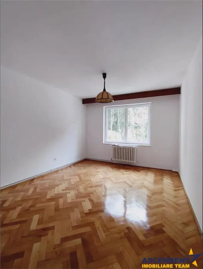 Apartament cu 3 camere, decomandat, etaj1, UMF,Cornisa, Targu Mures. - foto 2