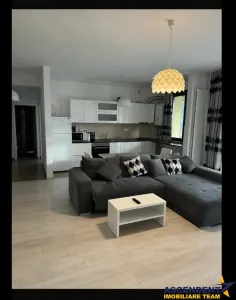 Apartament cu 3 camere, cu terasa si loc parcare, Central, Brașov - Brasov