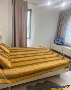 Apartament cu 3 camere, cu terasa si loc parcare, Central, Brașov - foto 3