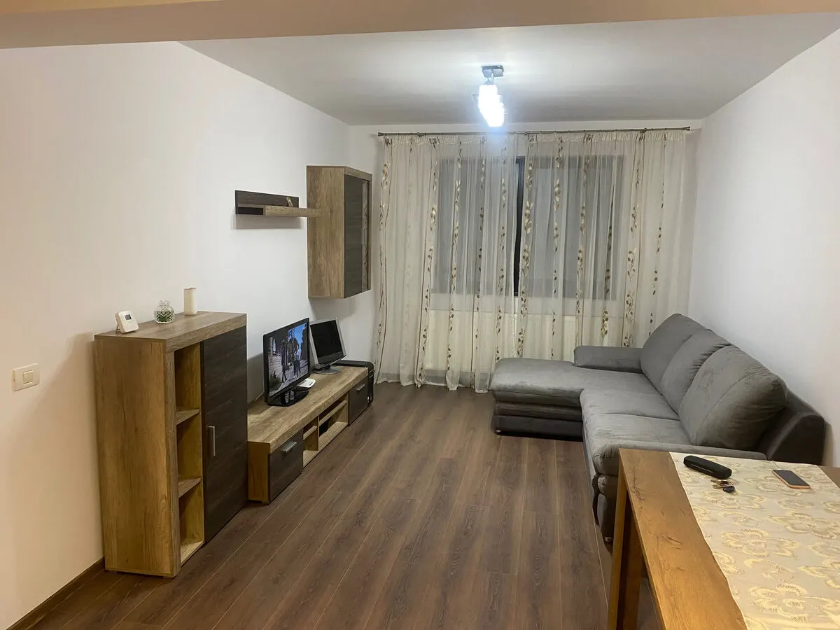 Apartament cu 2 camere, Tractorul, Brașov - foto 1