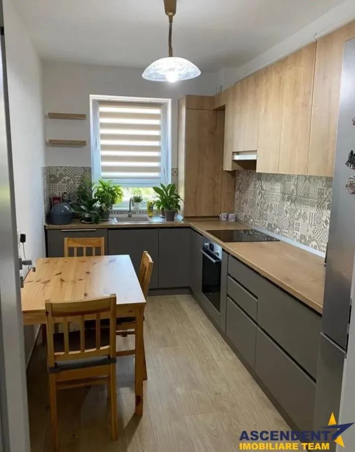 Apartament cu 2 camere, balcon mare, loc de parcare, Maurer, zona Libertatii - foto 2