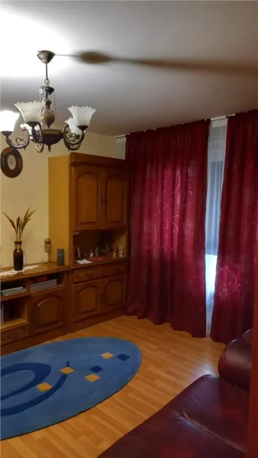 Apartament 2 camere semidecomandate,zona Cora - foto 1