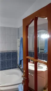Apartament 2 camere semidecomandate,zona Cora - foto 9
