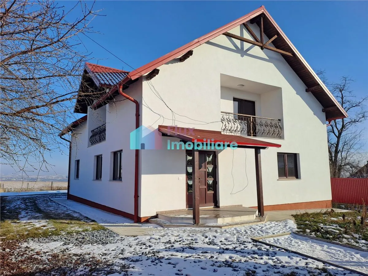 Vila spatioasa in Liteni Moara - foto 2