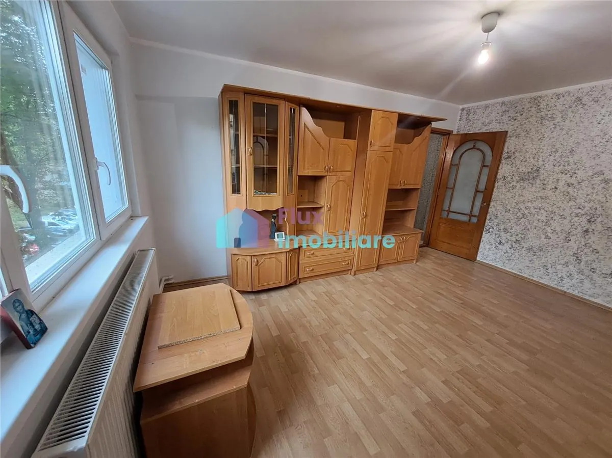 Apartament cu 3 camere semimobilat etaj 3 George Enescu - foto 11
