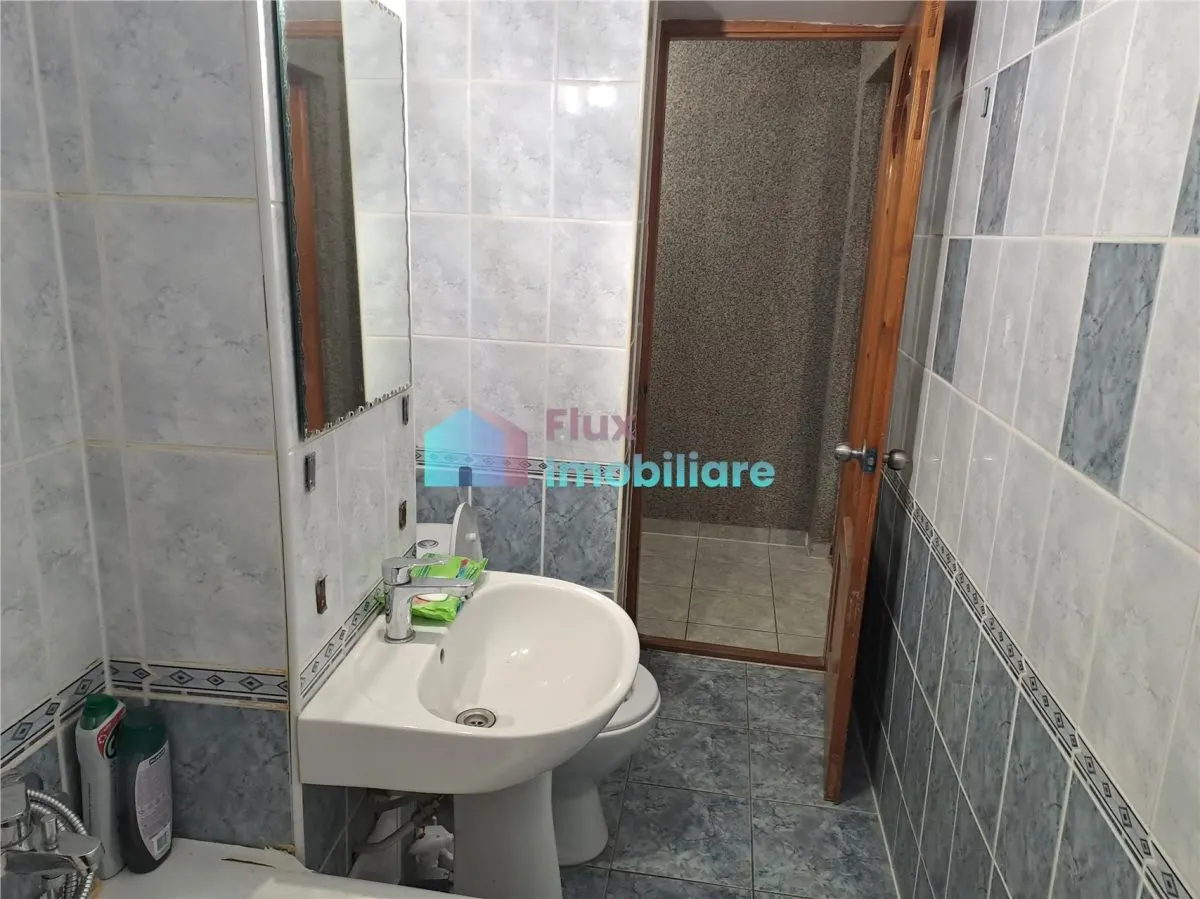 Apartament cu 3 camere semimobilat etaj 3 George Enescu - foto 3
