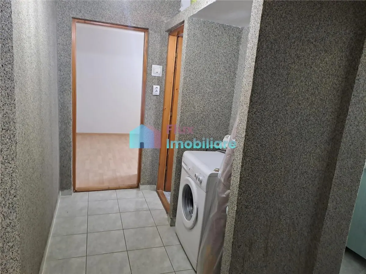 Apartament cu 3 camere semimobilat etaj 3 George Enescu - foto 4