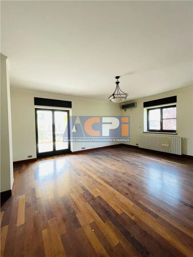 VANZARE VILA 8 CAMERE 652 mp teren zona Sisesti Sector 1 - foto 1